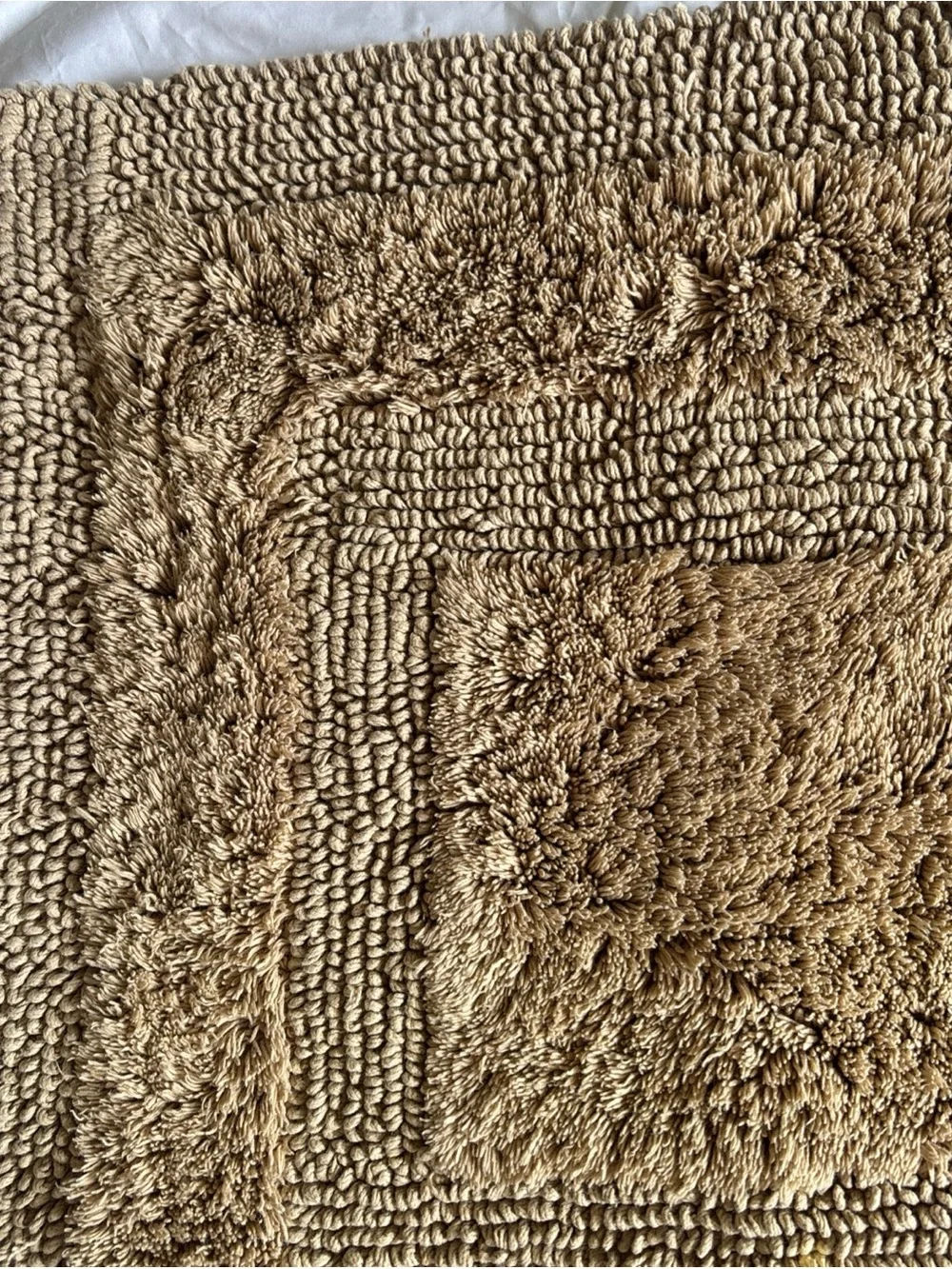 Beige Light Brown UGG Brand Bathroom Shower Mat Rug 32 x 20 Inches Bath Mat EUC